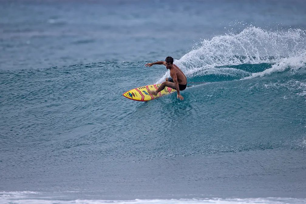 Surfing Tips: Proper Surf Stance