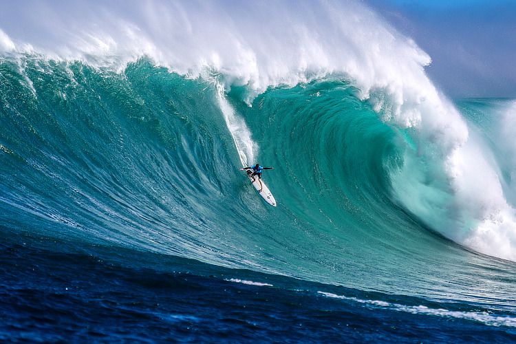 Surfing in Hawaii Peahi (Jaws)