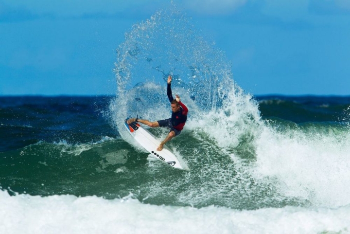 9 Most Popular Surfing Injuries and 3 Tips to Avoid Them